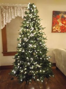 ultima tree with white lights